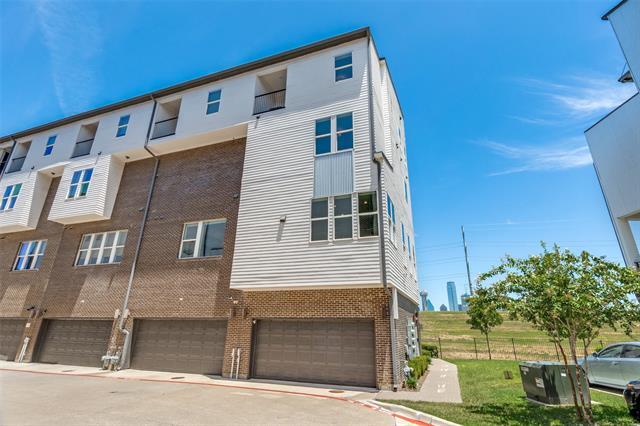 Building Photo - 381 E Greenbriar Ln