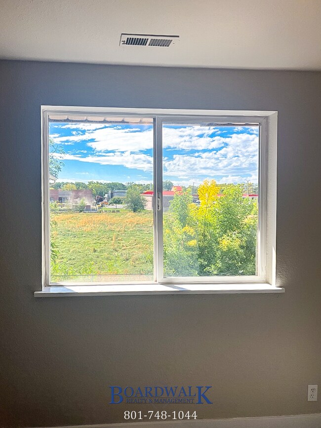 Building Photo - Amazing 2 bed 1 bath apartment in SLC