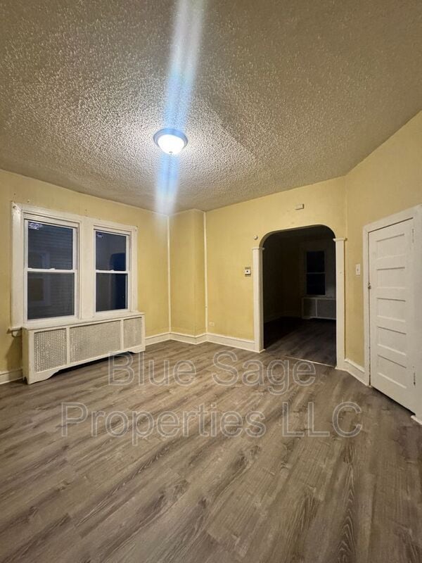 Building Photo - 906 Coates St
