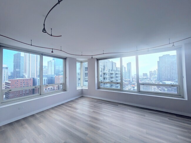 Building Photo - 33 W Ontario St