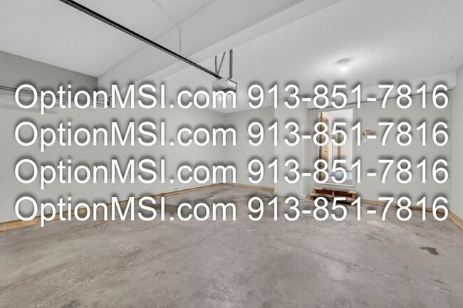 Building Photo - Overland park duplex!