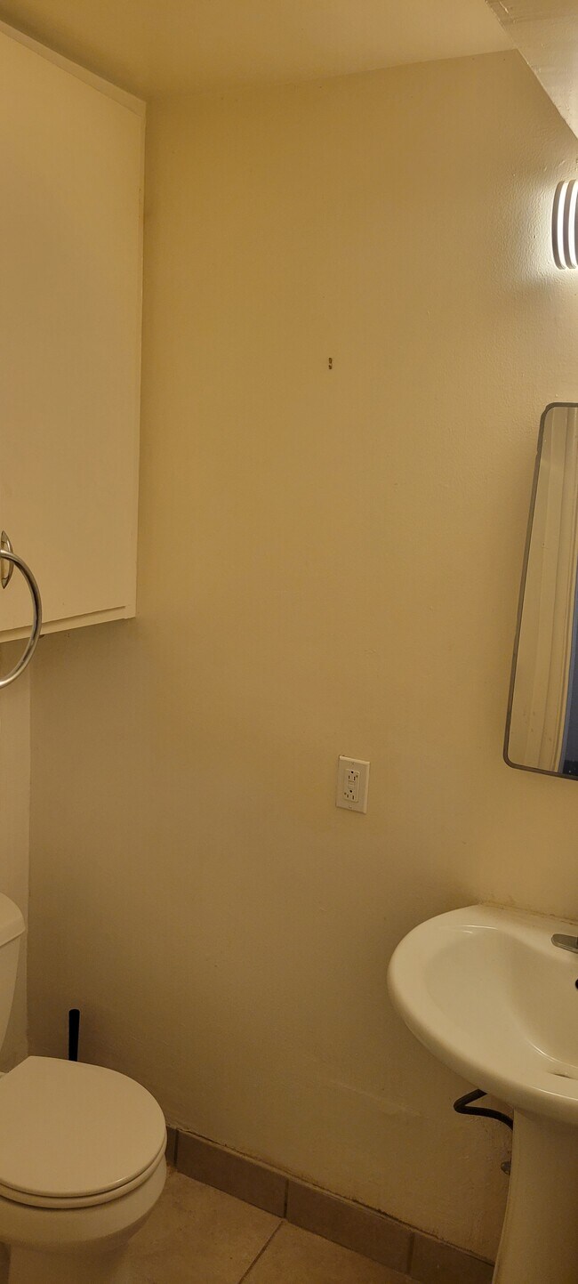 Bathroom - 1213 San Pablo Ave