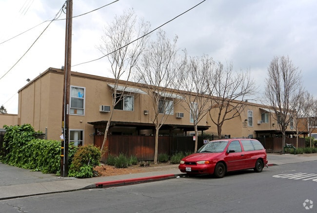 Primary Photo - Virginia Lane