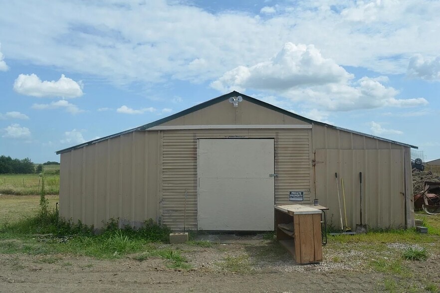 Building Photo - 510 E Cook St