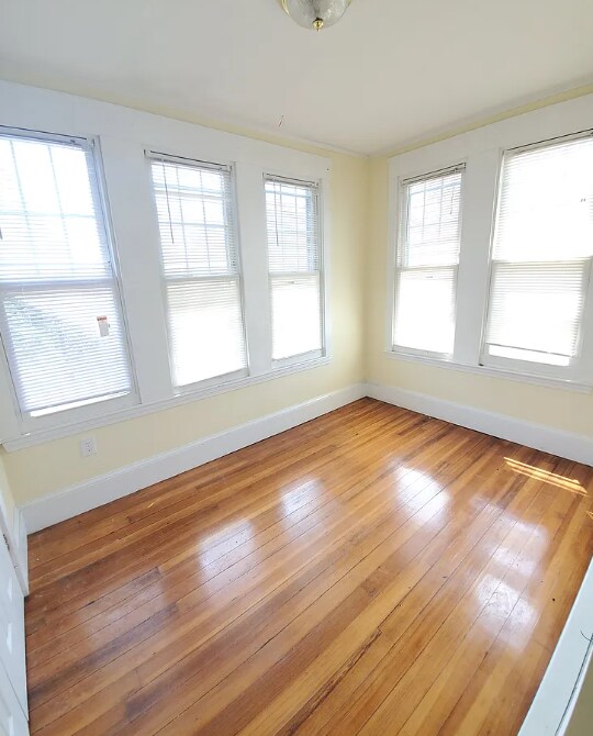 Building Photo - 65 Olcott St