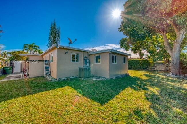 Building Photo - 12220 NE Miami Pl