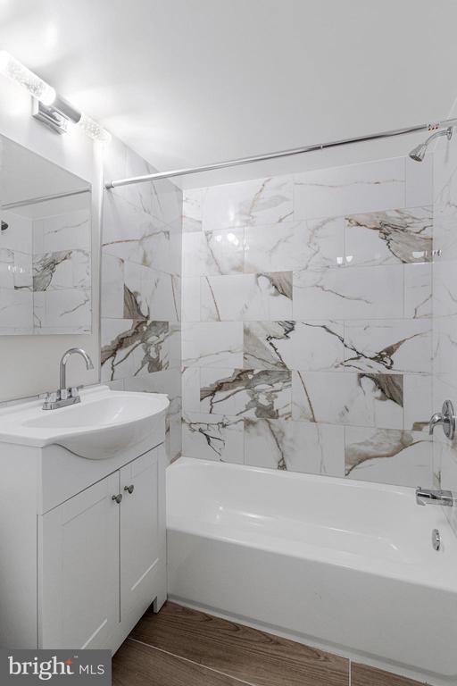 Building Photo - 11370 Cherry Hill Rd