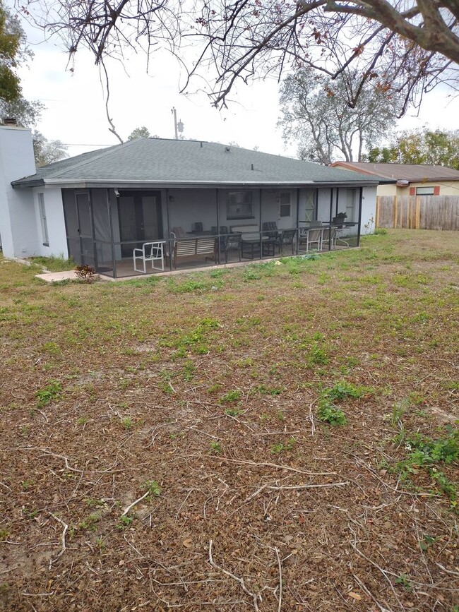 Building Photo - Updated 3 bedroom 2 bathroom House