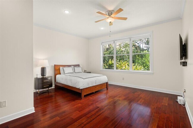Building Photo - 9656 Bryanston Dr