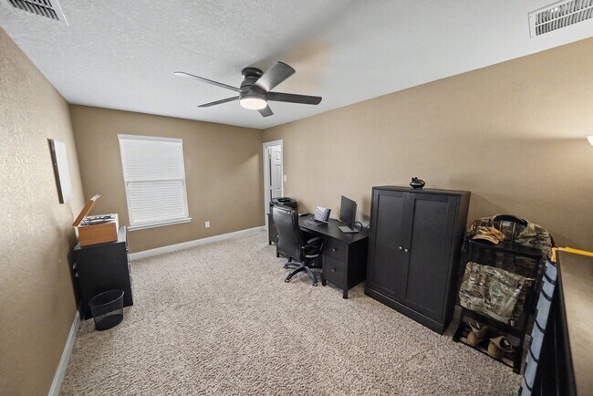 Building Photo - Exquisite 3-bedroom, 2.5-bathroom off 1604 and Culebra Road - Realtor Commission: $500