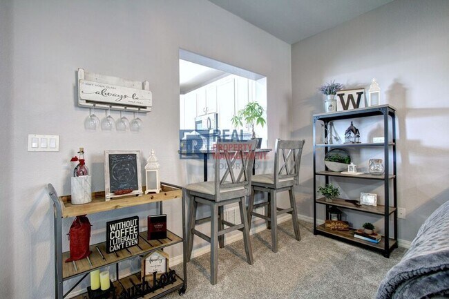 Building Photo - 563 Lost Valley Point