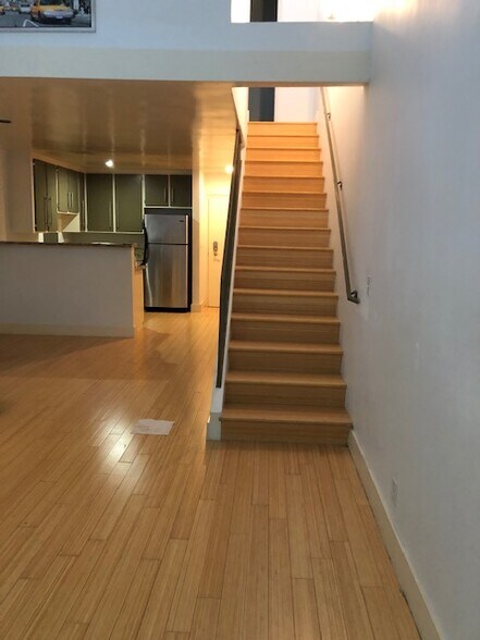 Building Photo - 1605 Armacost Ave