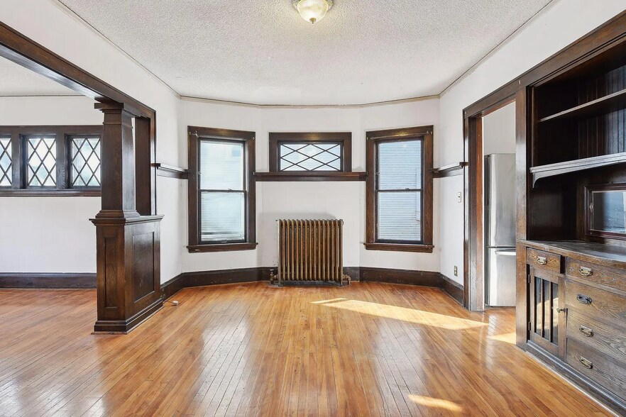 Building Photo - 104 W 27th St