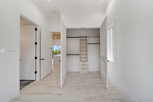 Building Photo - 2 Flamingo Hammock Rd