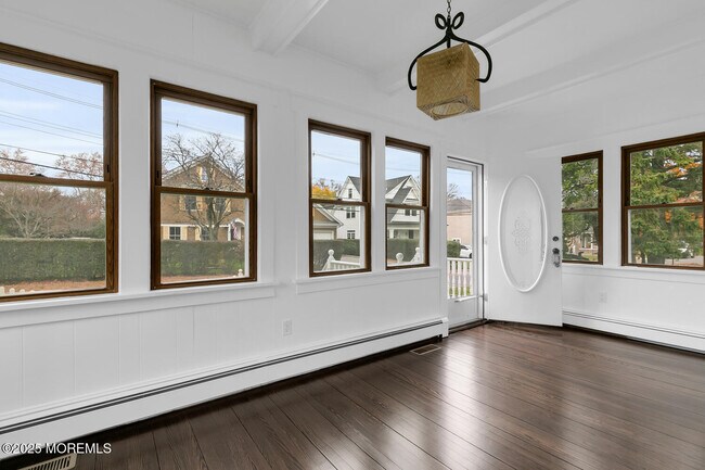 Building Photo - 18 Holly St