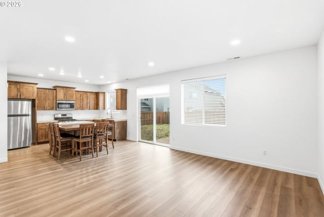 Building Photo - Stunning 3 Bedroom with Bonus Room | Solar Panels, Stainless Steel Appliances & Fenced Backyard