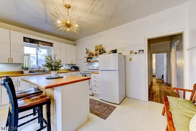 Building Photo - 11 Sterling Pkwy