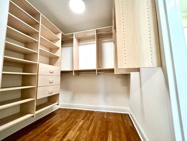 Building Photo - 5730 Mosholu Ave