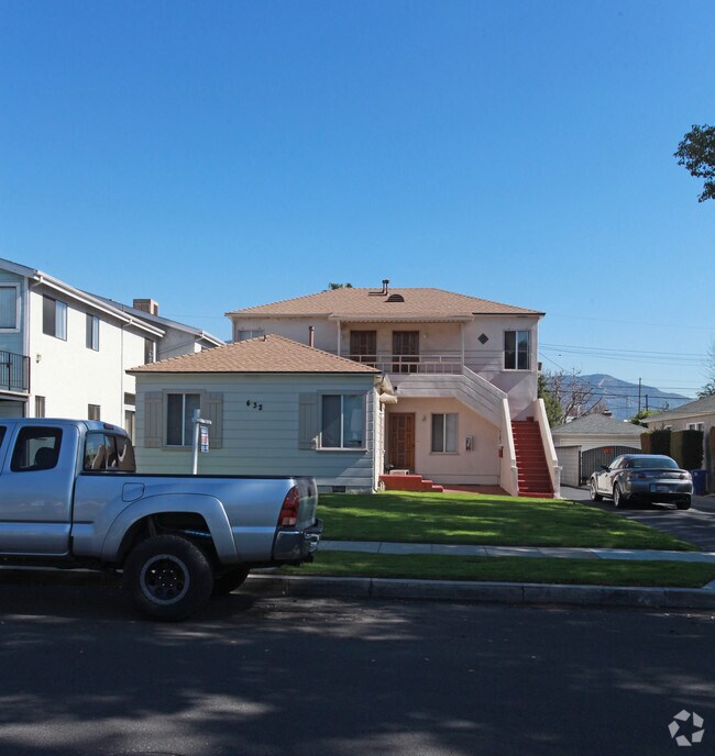 Building Photo - 432 N Lomita St