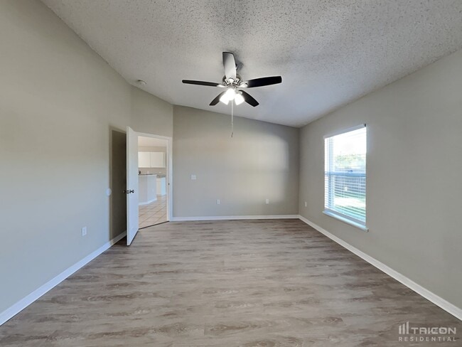 Building Photo - 3805 Stonefield Dr