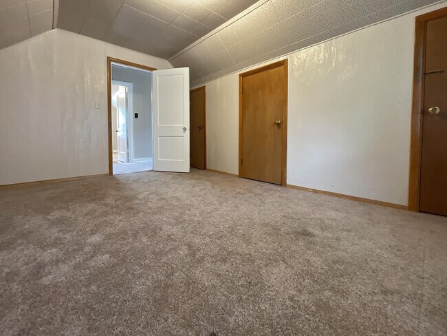 Building Photo - 4924 N 73rd St