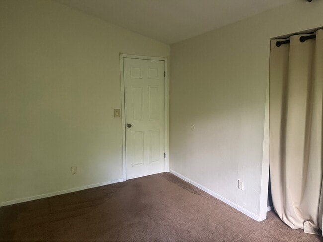 Building Photo - 6835 Paddock Ln