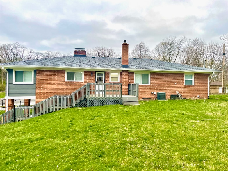 Primary Photo - 3302 N Chester Ave