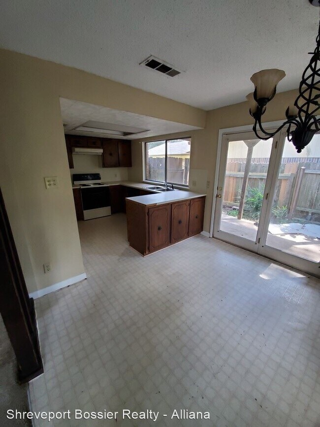 Building Photo - 3 br, 2 bath House - 853 Elmdale Street