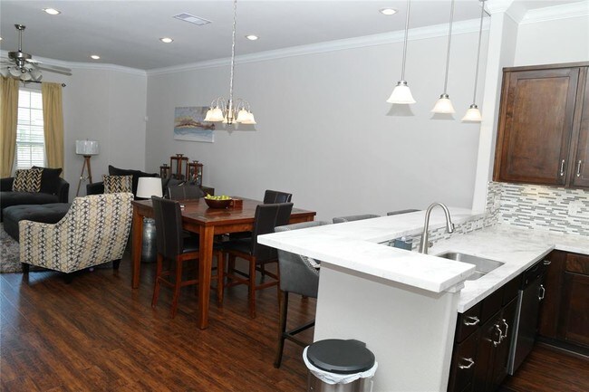 Building Photo - 4212 Old Spanish Trail