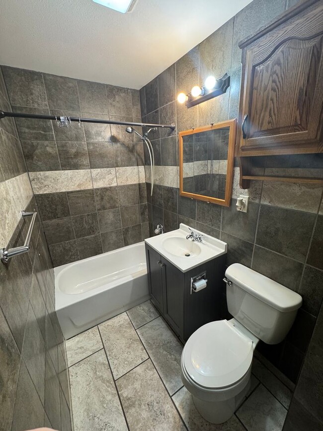 Building Photo - House available for rent