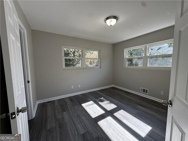 Building Photo - 3489 Creighton Rd SW