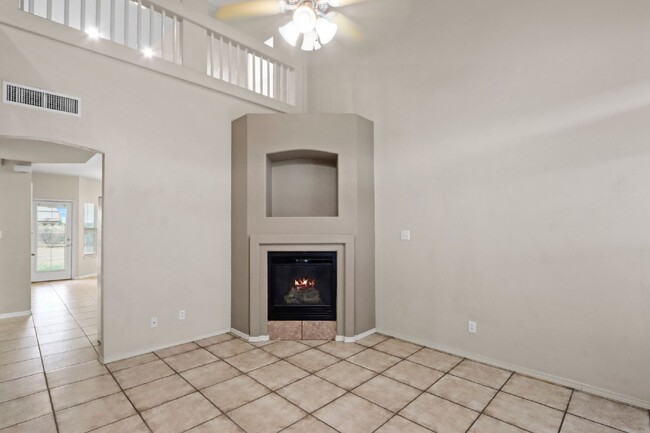 Building Photo - "Charming 3-Bed El Paso Retreat with Cozy ...