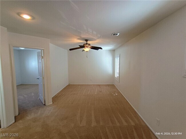 Building Photo - 674 Iron Bridge St