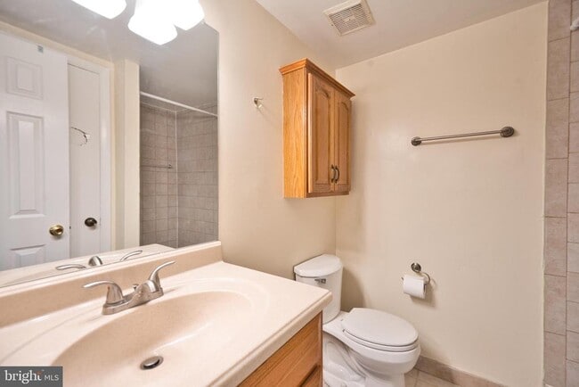 Building Photo - 13003 Trailside Way