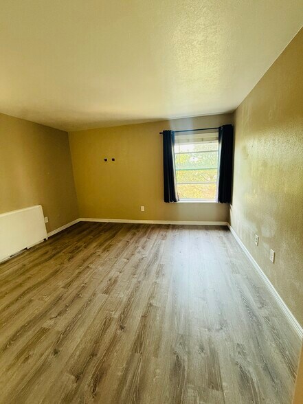 Building Photo - 2227 Canyon Blvd