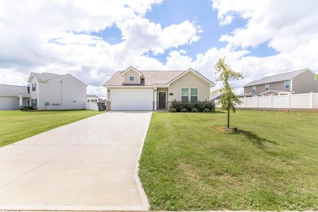 Building Photo - 807 Ivy Glen Dr