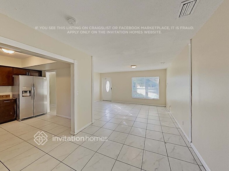 Building Photo - 7805 NW 40th St