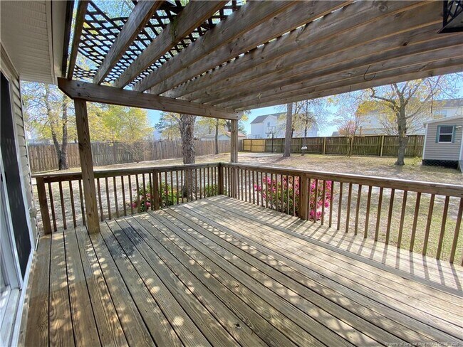 Building Photo - 89 Person Ct