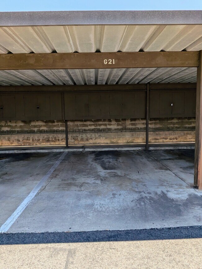 Building Photo - MOVE-IN READY – 1 BEDROOM CONDO IN GATED TUSTIN COMMUNITY (UNIT 70)