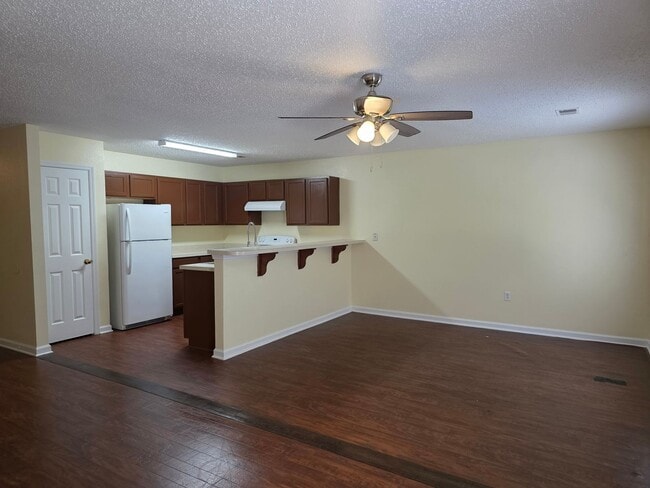 Building Photo - 1118 Towne Pk E Dr