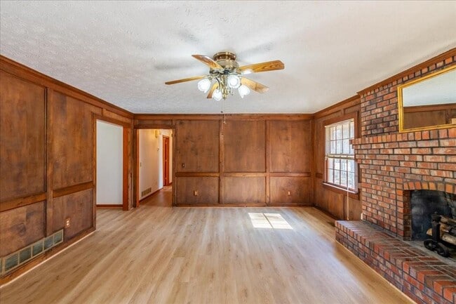 Building Photo - 4967 Macland Rd