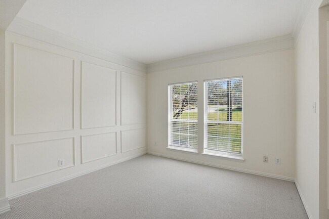 Building Photo - 6613 Barclay Ln