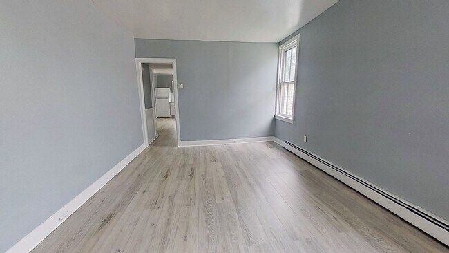 Building Photo - 1st Floor Apartment *MOVE IN SPECIAL*