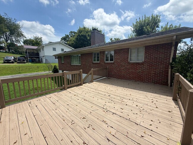 Building Photo - 313 Belmont Dr