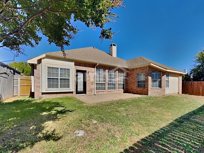 Building Photo - 2500 Kariba Ln