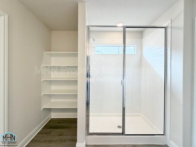 Building Photo - 1405 Redwood Crk