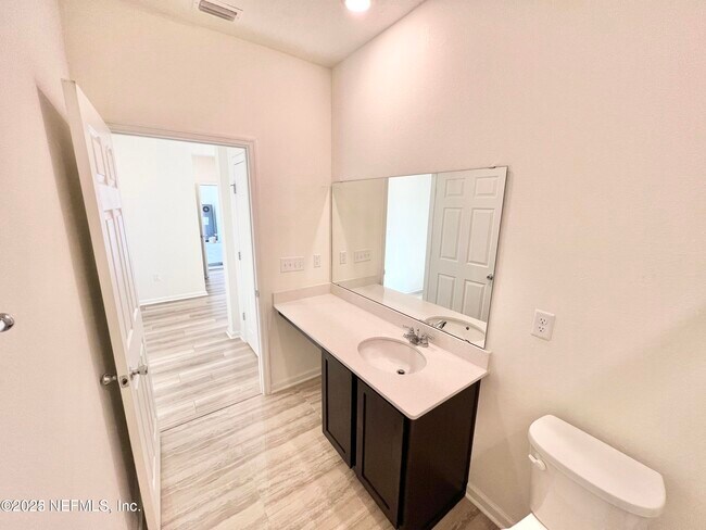 Building Photo - 12859 Logans Walk Ln