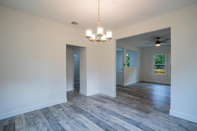 Building Photo - 689 Wilderness Trail
