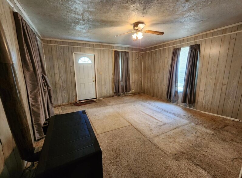 Building Photo - 542 S Wall St