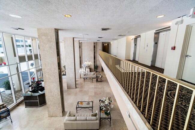 Building Photo - 4020 Galt Ocean Dr